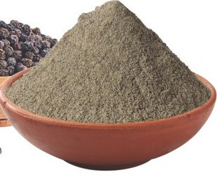 How is Black Pepper Powder Traditionally Used in Culinary Practices and Herbal Medicine?